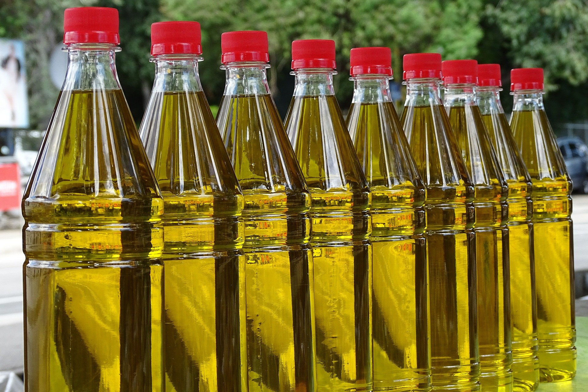Les grandes surfaces et l’OET fixent le prix de l’huile d’olive tunisienne : un tarif bientôt annoncé aux consommateurs