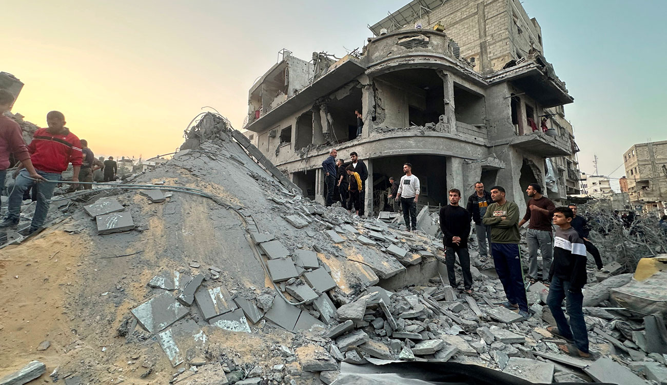 L’entité sioniste frappe 130 sites à Gaza et tue au moins 33 personnes