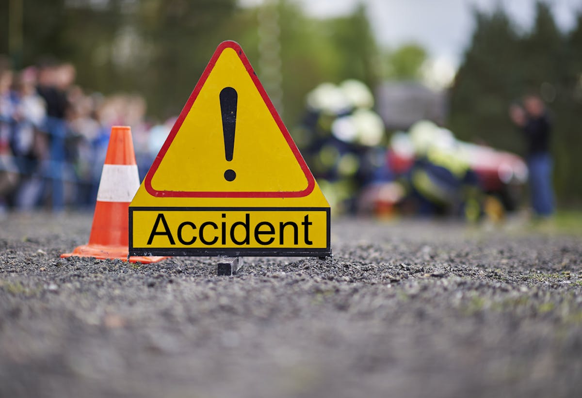 Tunisie – Collision mortelle à Om Larayes : Un grave accident fait deux morts et plonge une femme dans un état critique