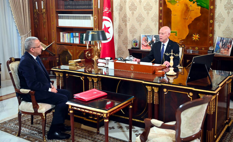 Tunisie : Saïed appelle à relancer les projets hospitaliers bloqués et à développer la télémédecine