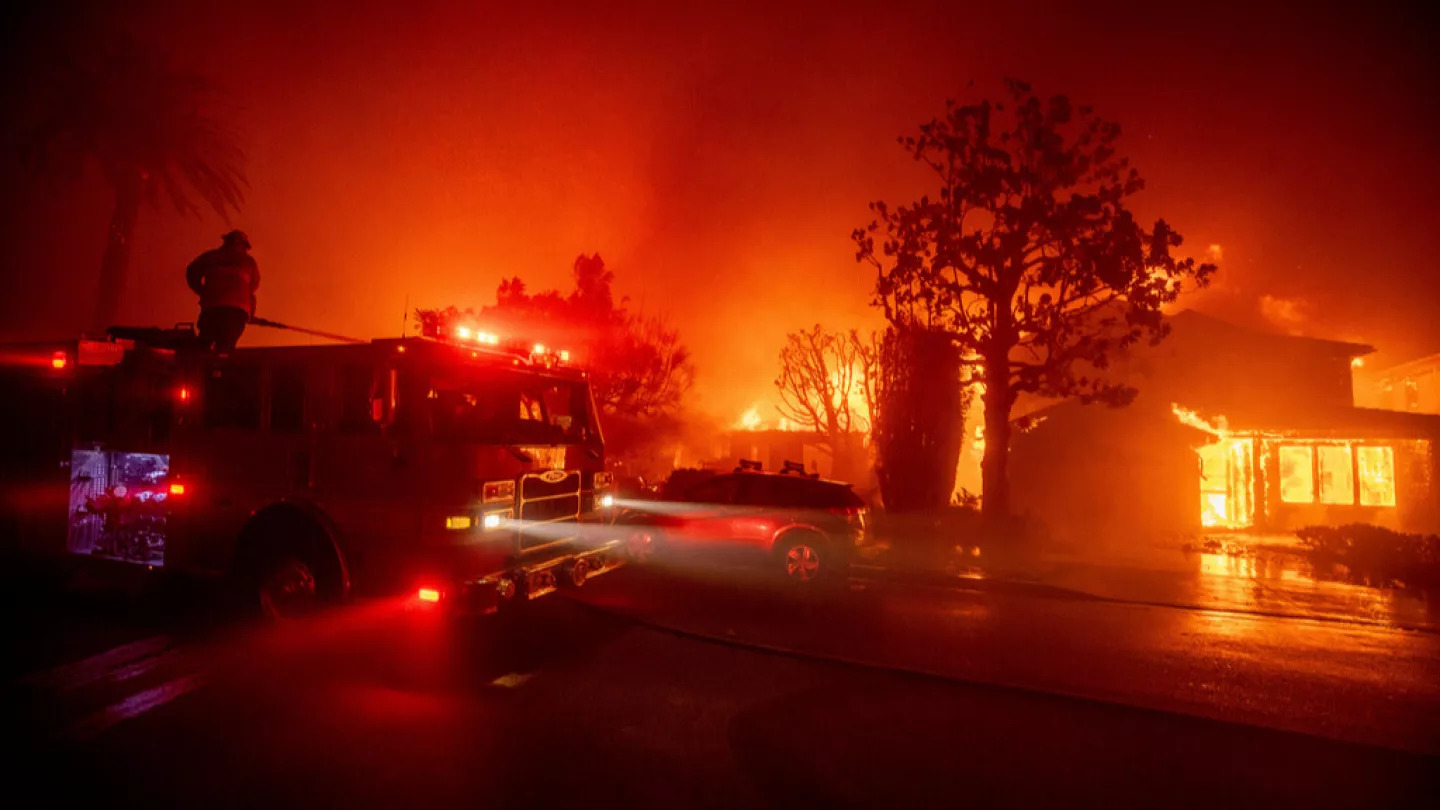 Los Angeles : Les incendies se propagent et risquent de s’intensifier avec des vents violents à venir