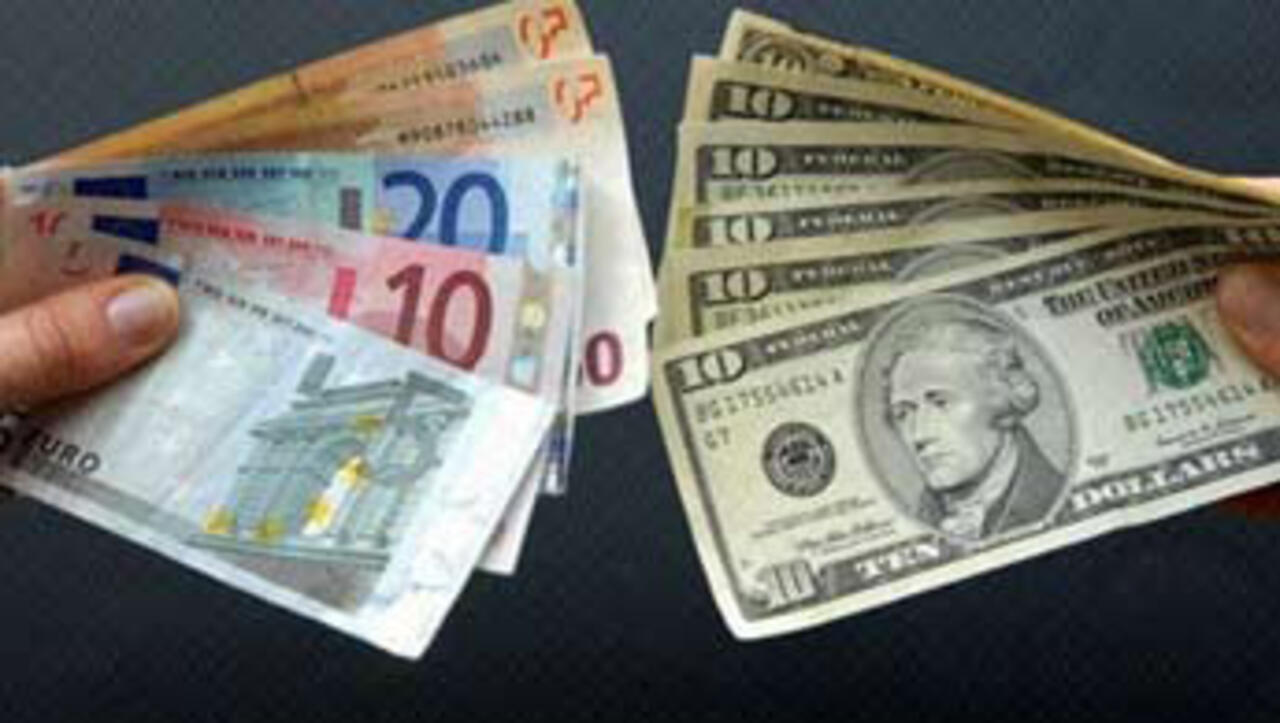 Le dollar atteint 1,0332 face à l’euro, un sommet depuis novembre 2022