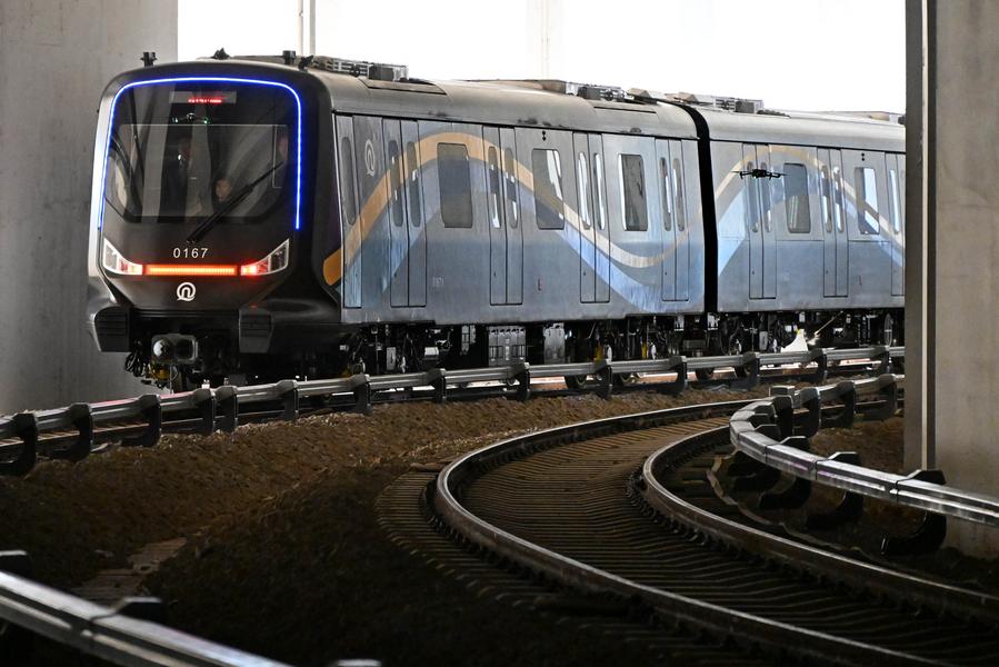 Setrafo 1.0 : le métro chinois en fibres de carbone entre en service à Qingdao
