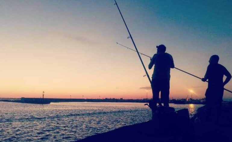 Moins de 18 ans exclus : nouvelles règles pour la pêche de loisir en mer en Tunisie