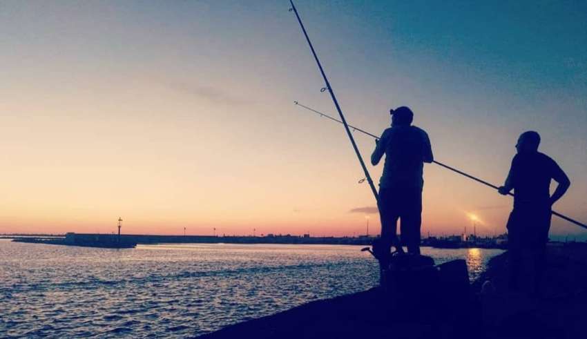 Moins de 18 ans exclus : nouvelles règles pour la pêche de loisir en mer en Tunisie