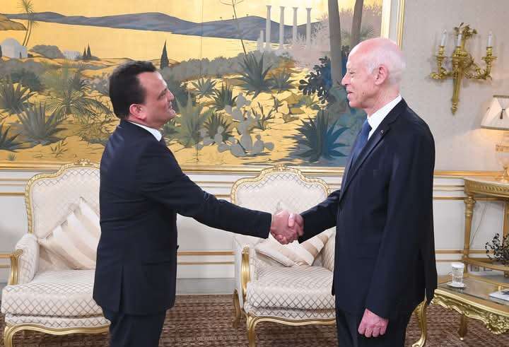 Le président Saïed reçoit l’ambassadeur de Bulgarie à l’occasion de la fin de sa mission en Tunisie