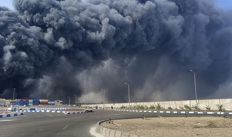 Port de Bandar Abbas en Iran : 65 morts dans une explosion due à la « négligence »