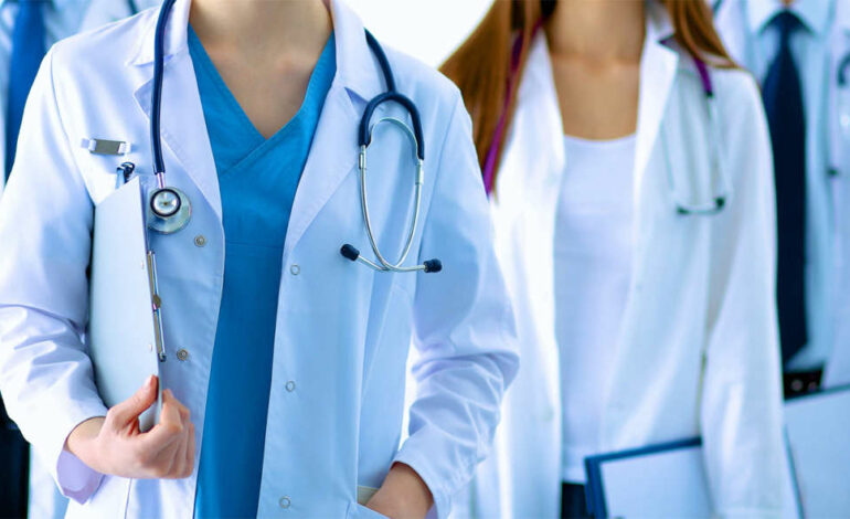 Les jeunes médecins en Tunisie lancent une grève nationale pour des salaires et conditions de travail améliorés