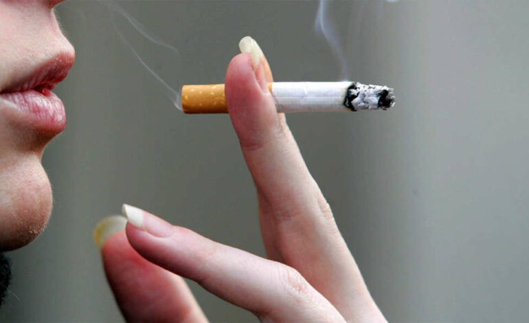 Avoir des parents fumeurs augmente la probabilité de fumer à un très jeune âge