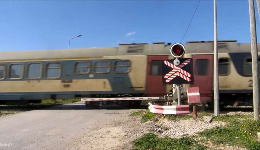 Deux piétons tués par des trains à Nabeul : la SNCFT évoque des barrières en panne et alerte sur les risques