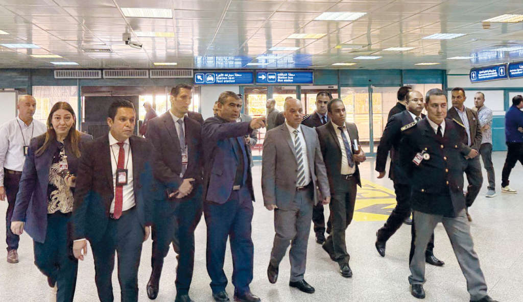 Tunis-Carthage : le ministre des Transports inspecte les préparatifs du Hajj et de l’été 2025