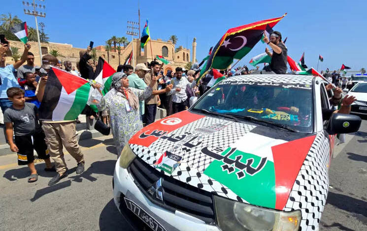 Marche à Tunis pour soutenir la caravane humanitaire « Al Soumoud »