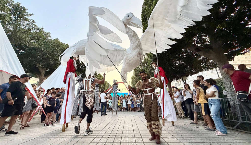 Festival International du Cirque et des Arts de la Rue: la magie opère sur l’Avenue Habib Bourguiba