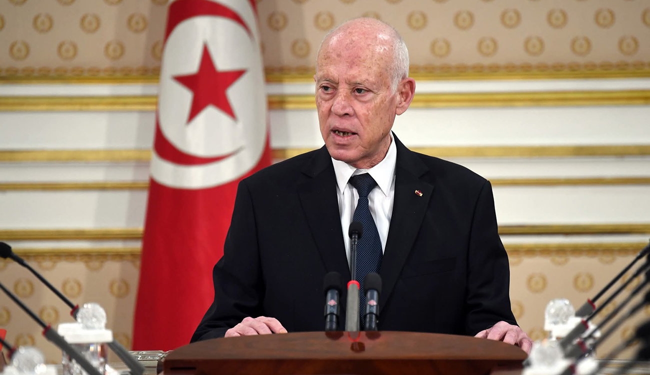 Saïed plaide pour un nouveau cadre juridique garantissant les droits des médecins et du personnel de santé