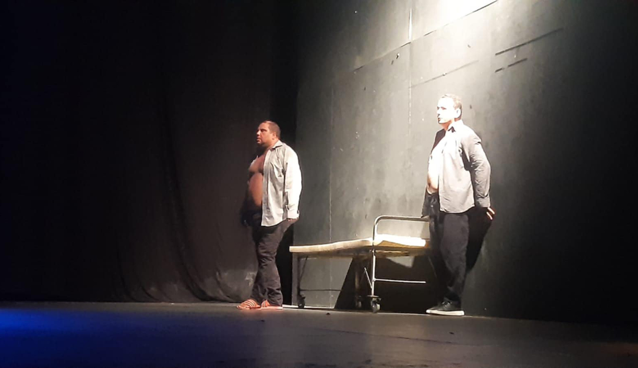 « Faux » par l’atelier de théâtre d’Abdelkader Ben Saïd : Une aventure théâtrale  passionnante