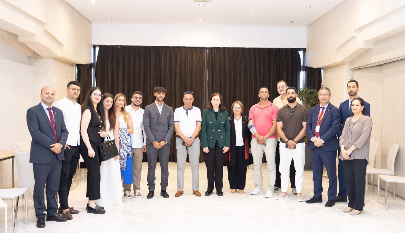 La Cheffe du gouvernement appelle les Tunisiens d’Espagne à promouvoir l’image de la Tunisie